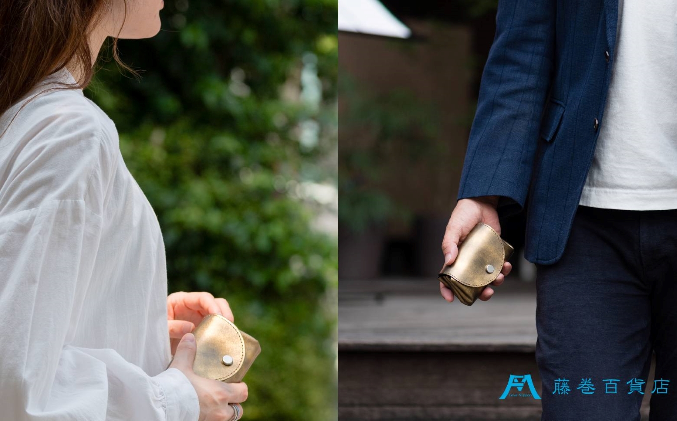 【TRIALOGUE STUDIO】藤巻百貨店別注 ゴールドホイルレザー じゃばら折りマルチウォレット