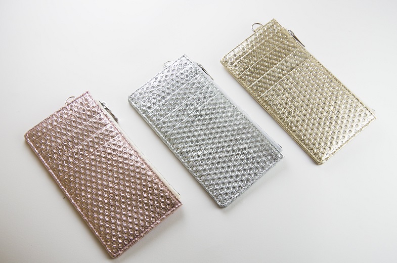 フラグメントケース [ 牛革（スパイク箔）](カラー：シルバー) シルバー