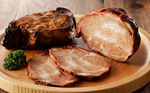 【肩ロース肉】焼豚2本（国産豚肉）特製タレ付き