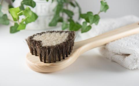 【浅草アートブラシ】馬毛のボディブラシ・ハート「ジュリエット」