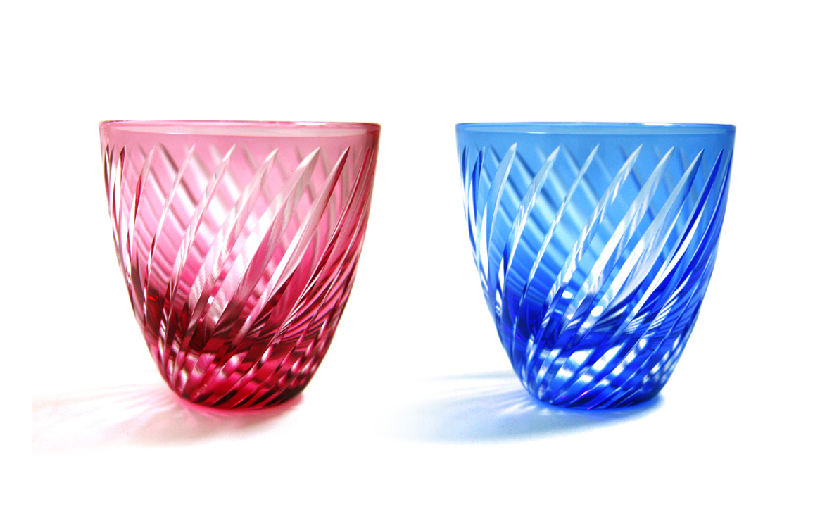 浅草切子 KANA KURITA「ぐい呑 滝縞斜め 青藍/金赤」ペアセット 木箱入り 青藍/金赤