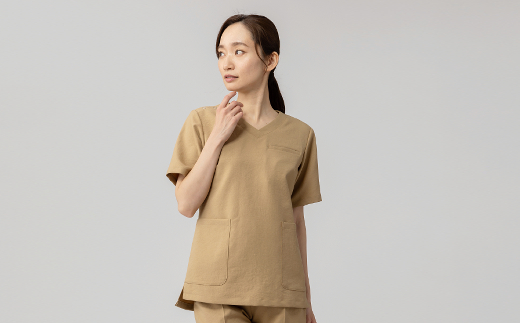 レピウスの白衣 【レディース】スクラブ リンクル / ネーム刺繍付き (カラー：キャメル、サイズ：XS) キャメル XS