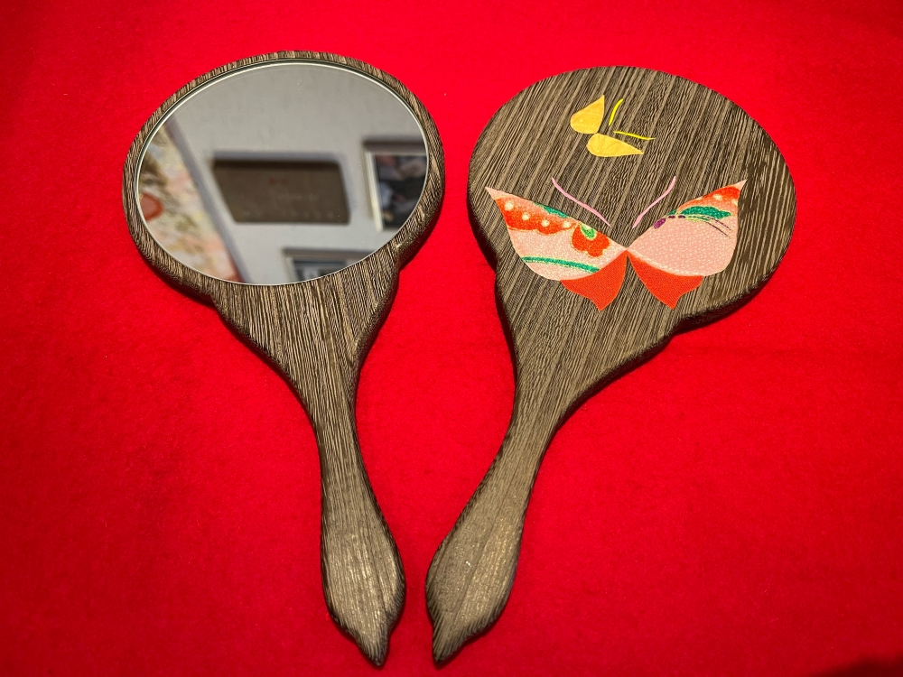 【箱長】手鏡（中） (柄：蝶) 蝶