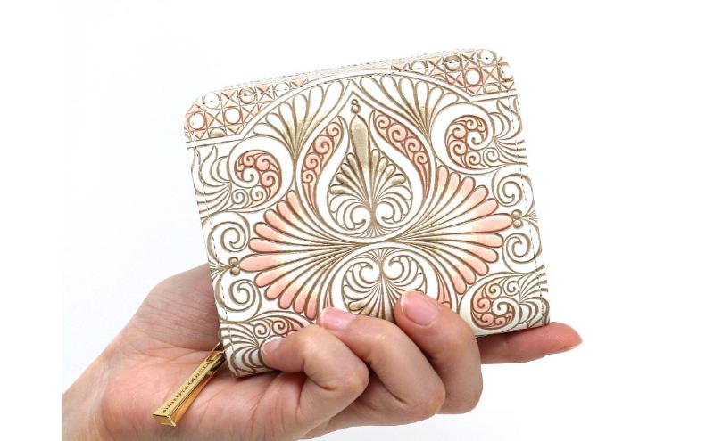 【文庫屋大関】二つ折りファスナーミニ財布 ロカイユ＜ベビーピンク＞【皮革工芸品】財布 二つ折り 小物 お札 カード 小銭 コンパクト 牛革 手作り 日本製 墨田区 東京都