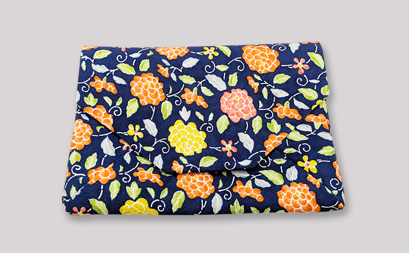 <<和裁士手縫い>>数寄屋袋 御朱印帳袋 ポーチ 着物地 正絹 和紙 小紋柄 一点物 紺
