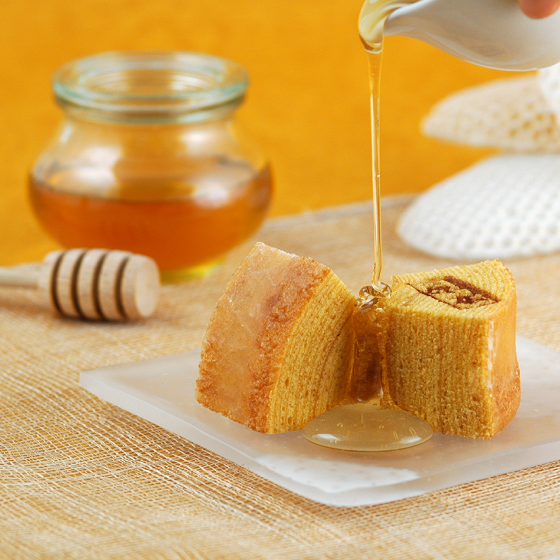 【原宿スイーツ】洋菓子の老舗コロンバン生はちみつとバウムクーヘンのセット（原宿焼印） 【060001】