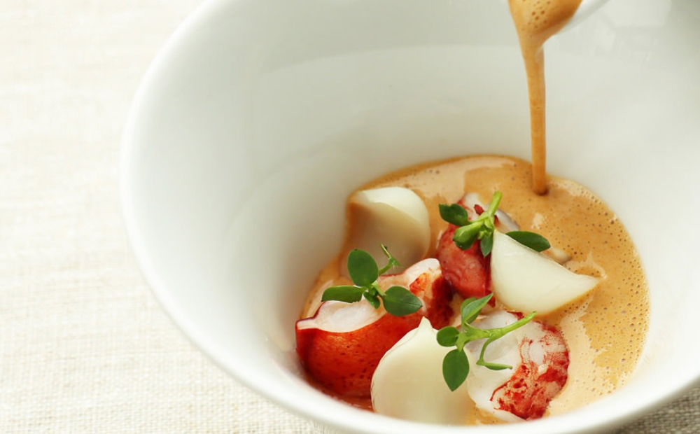 【AMOUR（アムール）】季節の特別ペアディナーコースお食事券＜2名様分＞（ぐるなびセレクション）