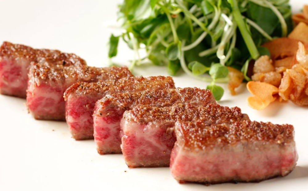 【バンブー グラッシィ 恵比寿店】【黒毛和牛OMAKASE】「うしの中山」フィレステーキ、生雲丹、焼き牡蠣など全8品＜2名様分＞（ぐるなびセレクション）