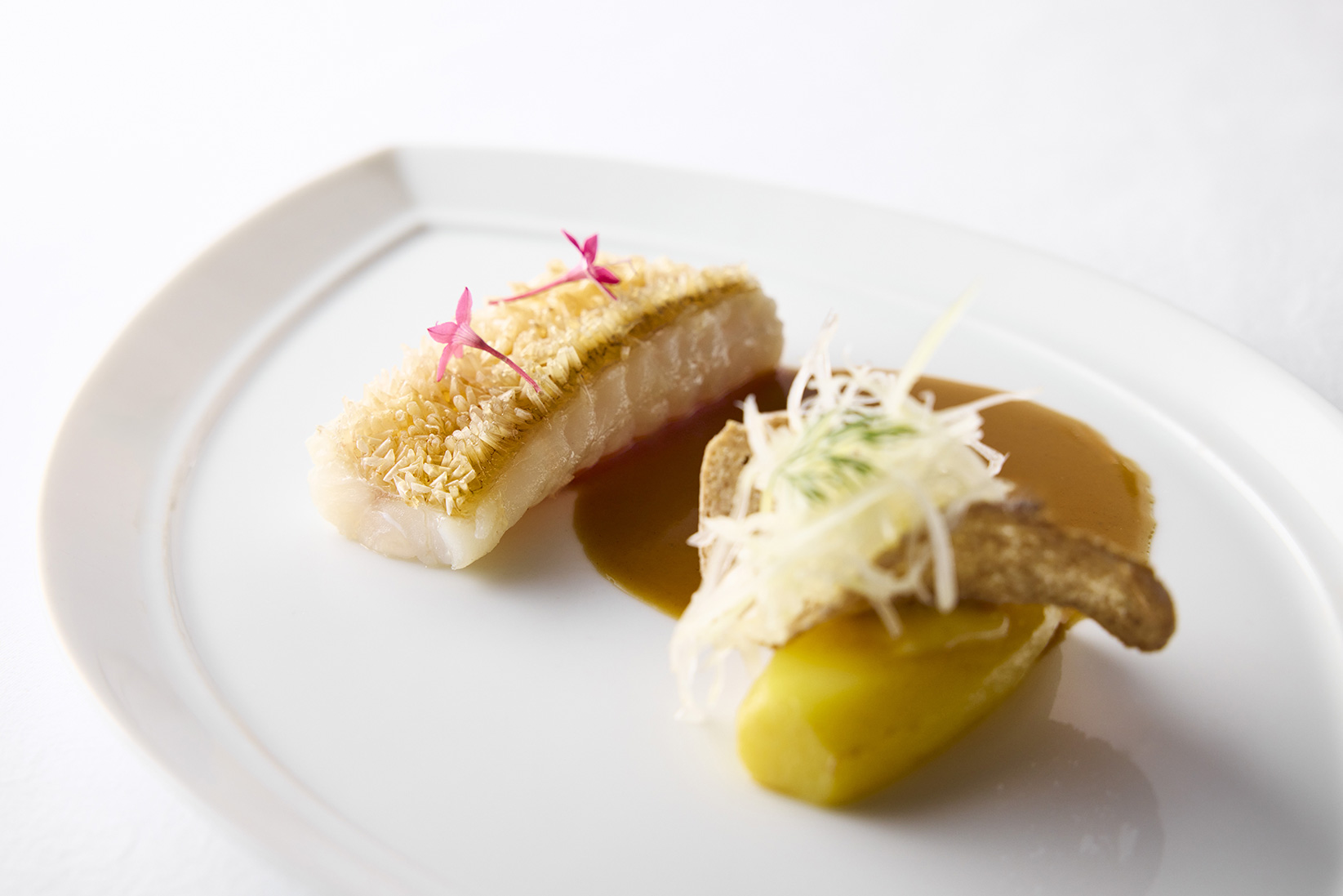 【メゾン ポール・ボキューズ】特別コース（ディナー）＜2名様分＞（ぐるなびセレクション）