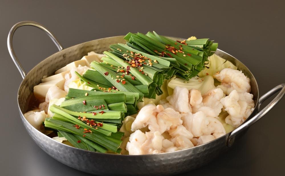 お汐井秘伝の和牛バリ辛かもつ鍋セット 2～3人前