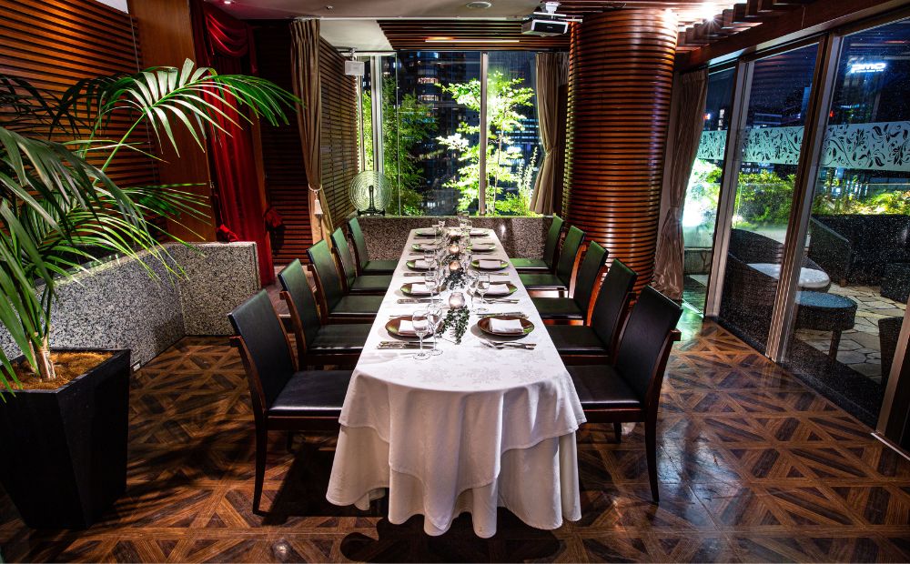 ザ・レギャン・トーキョー ディナー貸切テラス付個室演出系フレンチお食事券（10名様分）