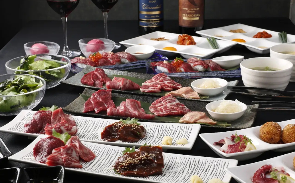 【馬肉とワイン 気まぐれバル 恵比寿 Whim】《120分飲み放題》【お食事はセパレート】極コース＜2名様分＞（ぐるなびセレクション） 【125062】