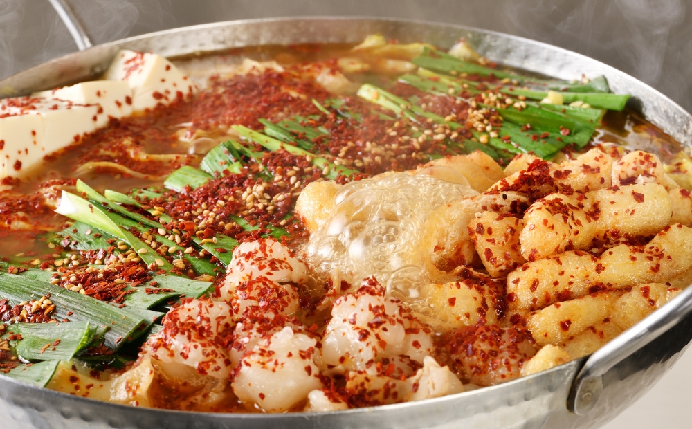 お汐井秘伝の和牛バリ辛かもつ鍋セット 2～3人前