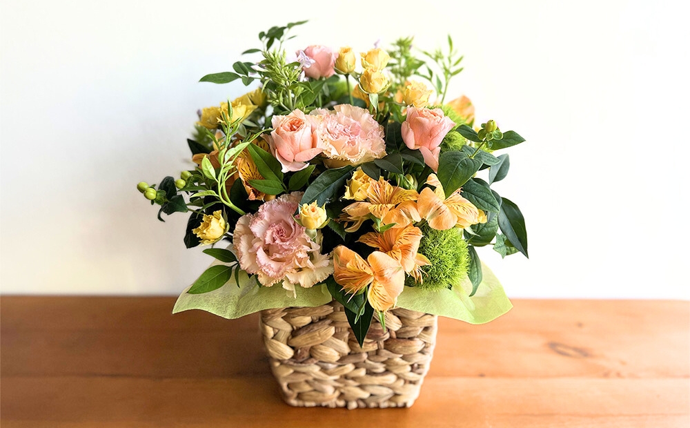 [kanon]指定日配送可！季節のフラワーアレンジメント Lサイズ