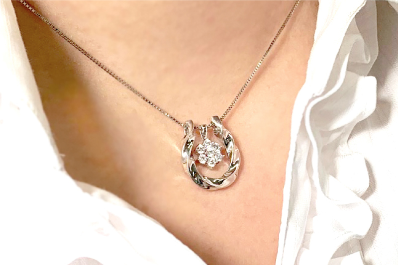 【府中ジュエリー】ホースシューシルバーペンダント　【 SV925 シルバー925 アクセサリー ジュエリー  蹄鉄 ホースシュー  ペンダント プレゼント】