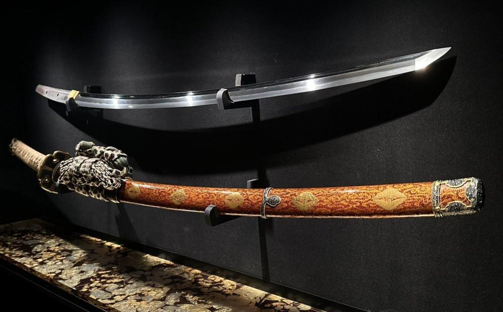 刀箱（箔漆 金箔）