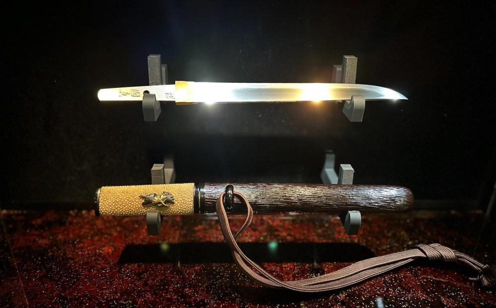 短刀箱（箔漆 紅葉）