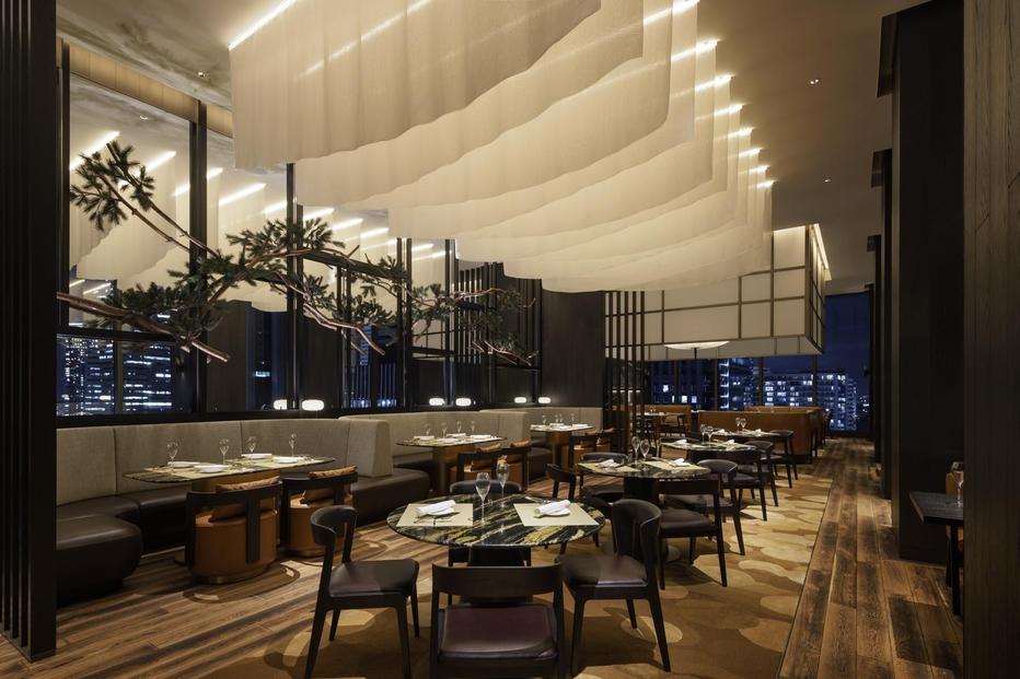 ウェスティンホテル横浜 デラックスルーム 1泊 2名様 最上階 23階 アイアンベイディナー＆朝食付 宿泊券｜宿泊チケット 人気 おすすめ 送料無料｜神奈川県 横浜市