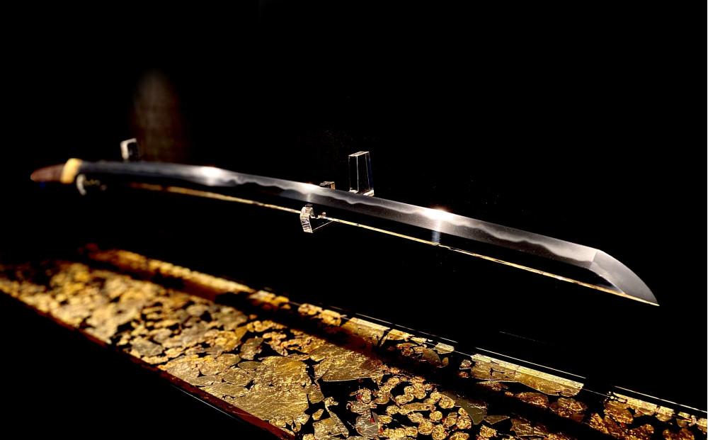 刀箱（箔漆 金箔）