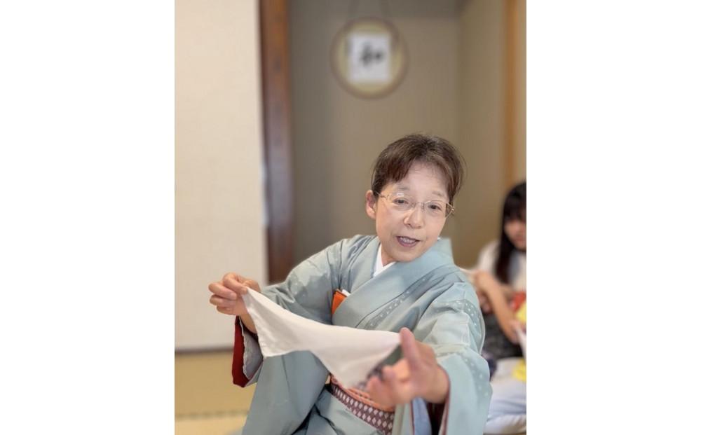 月一回、地元の小学校に通う子どもたちと”おもてなし”の育み、茶道体験