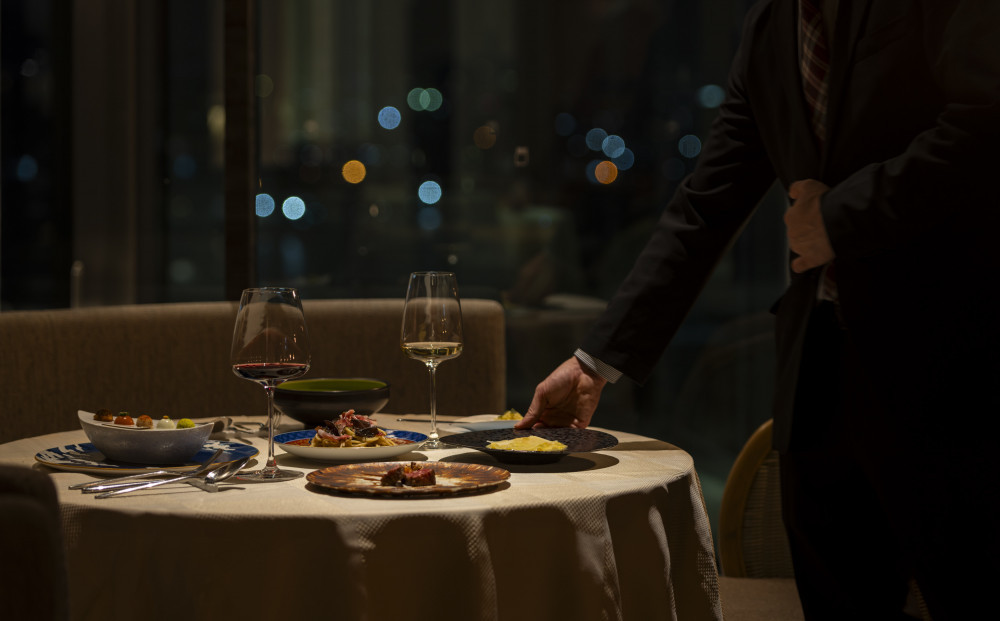 【Unico Polo Dinner】アミューズ5大陸等全8品ディナーコース＋乾杯シャンパン　ペアチケット【三井ガーデンホテル横浜みなとみらいプレミア　20階】