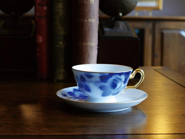 碗皿ペアセット（ブルーローズ）＜大倉陶園＞