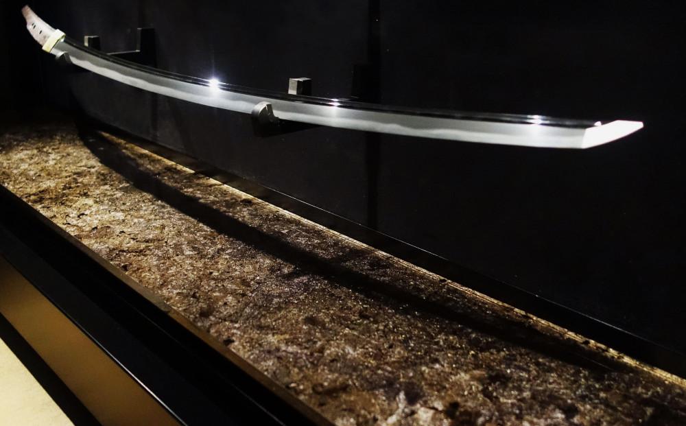 刀箱（箔漆 黒銀）