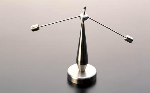 【かわさきマイスター考案】やじろべえゴマ（台先細いタイプ）