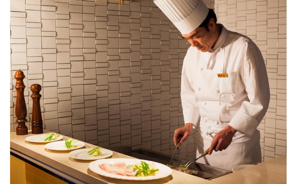 川崎日航ホテル レストランナトゥーラ「ディナーブッフェ ペアお食事券（金、土、日、祝日限定）」