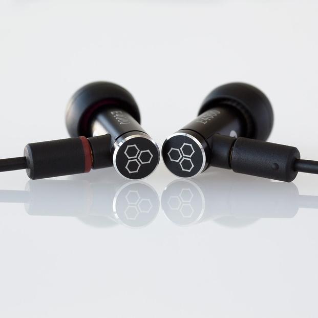 高音質有線イヤホン final E4000 MMCX OFCケーブル付属