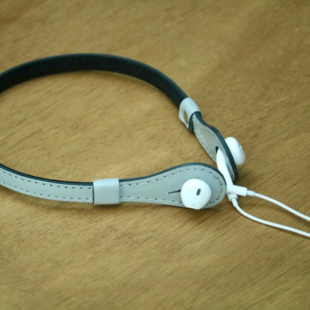 SKLO イヤホンネックホルダー iHooc　Sサイズ【Natura × 裏地 Beige】