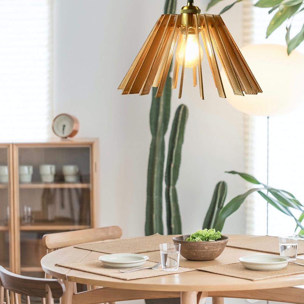 SKLO 模様替えの出来る 革と真鍮のペンダント照明