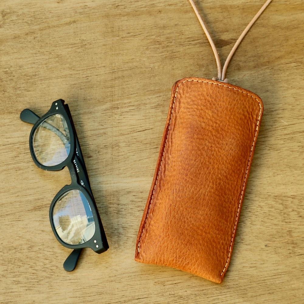 SKLO 首かけメガネケース(L)【Camel】