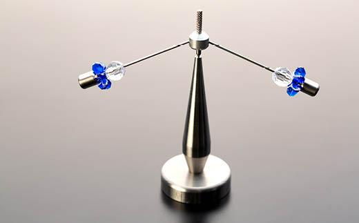 【かわさきマイスター考案】やじろべえゴマ（台先細いタイプ）