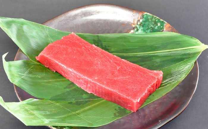 【全6回定期便】【訳あり】天然 本まぐろ 中トロ 計約1.8kg (8柵入り) 【横須賀商工会議所 おもてなしギフト事務局（本まぐろ直売所 横須賀本店）】 [AKAK072]