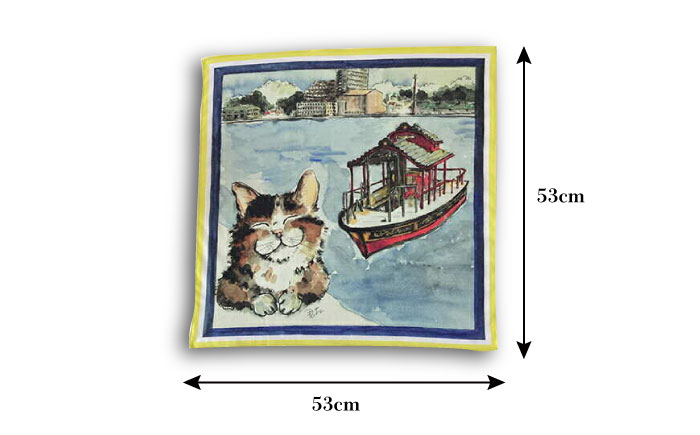ネコのいる風景　ポンポン船を案内してくれるネコー浦賀の渡し ハンカチーフ 約53cm×約53cm【有限会社カヤマ】 [AKAR002]