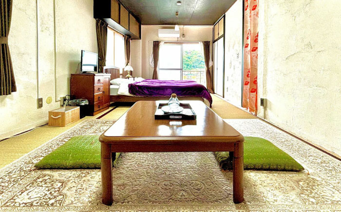 浦賀 「酒と宿と不動産-yado-」 宿泊クーポン 5,000円分 《囲炉裏＆屋上付き！》【株式会社RE&H】 [AKFE001]