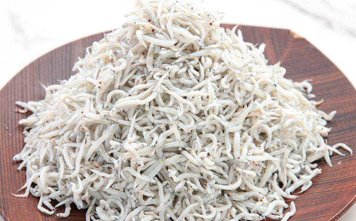 【全6回定期便】釜揚げしらす 900g（150ｇ×6パック）【かねしち丸水産】 [AKFL004]