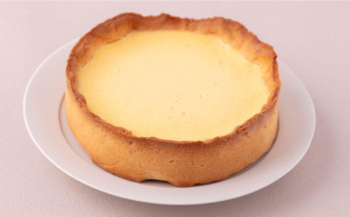 横須賀チーズケーキ 6号サイズ 濃厚ベイクドチーズ レモン風味 【パティスリーハダ】 [AKAM008]