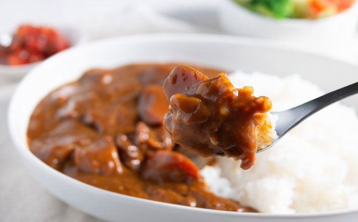 レトルトよこすか海軍カレービーフ 200g×40個【横須賀商工会議所 おもてなしギフト事務局（株式会社ヤチヨ）】 [AKDZ001]