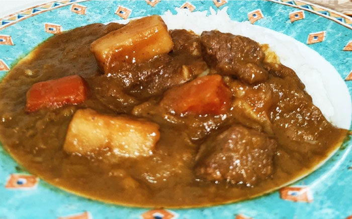 よこすか海軍カレー 1kg×2 オリジナル軍艦コースター3枚付【横須賀商工会議所 おもてなしギフト事務局（ウッドアイランド）】 [AKEA014]