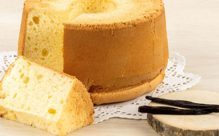 横須賀シフォン ティータイムセット（バニラシフォン14cmホール 1個・さくさくシフォン 2個・フィナンシェ プレーン 2個、チョコ 1個、抹茶 1個）【横須賀商工会議所 おもてなしギフト事務局（横須賀シフォン）】 [AKEH001]