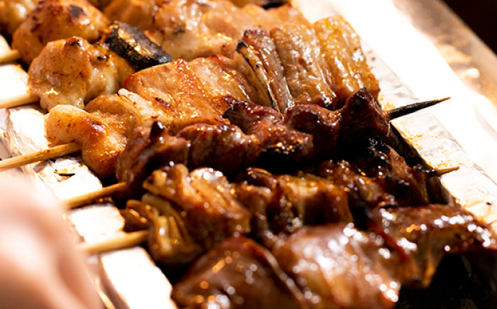 10種の冷凍特製炭火やきとり 60本セット（焼き鳥5種類×6　豚串5種類×6　計12パック）【横須賀商工会議所 おもてなしギフト事務局（炭火やきとり にのみや）】 [AKEK002]