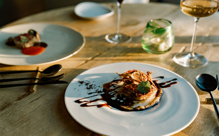 レストラン SOLIS 葉山料理コース 2名様分×2セット【株式会社OBIETTIVO】 [AKCS002]