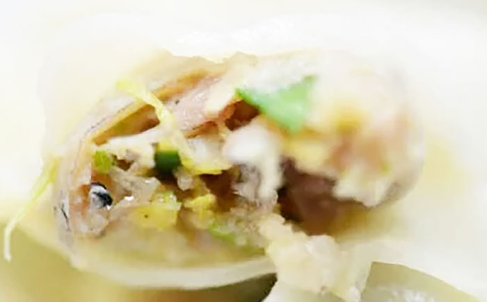 冷凍 しらす水餃子 30個【横須賀商工会議所 おもてなしギフト事務局（上海亭）】 [AKED006]