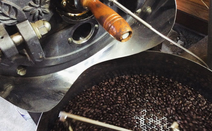 【全12回定期便】豆 中深煎り 珈琲豆おまかせ2種セット 珈琲 コーヒー 【宍戸珈琲】 [AKGP009]