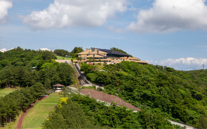 葉山国際カンツリー倶楽部 昼食（マグロ漬丼）3名様お食事券 / ゴルフ場 三崎 まぐろ マグロ 鮪 ランチ 神奈川県【(株)葉山国際カンツリー倶楽部】 [AKID006]