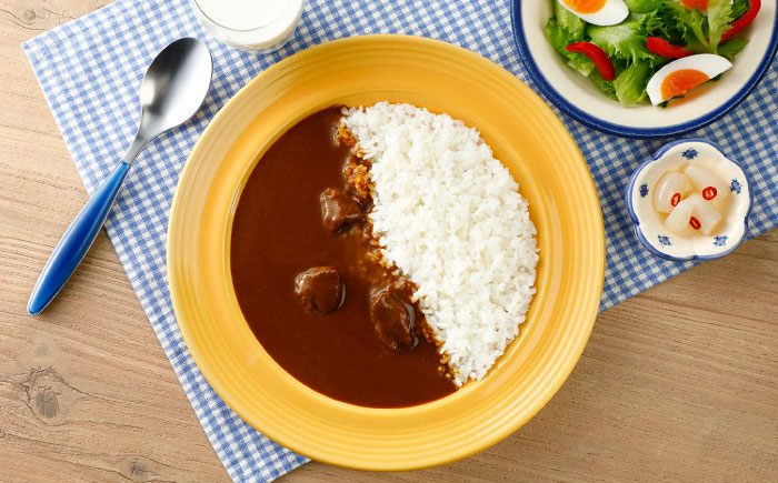 よこすか海軍カレー 180g×3【横須賀商工会議所 おもてなしギフト事務局（株式会社調味商事）】  [AKAQ001]