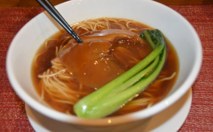 フカヒレ姿煮 220g×2パック【横須賀中華KOMINE】 [AKDM001]