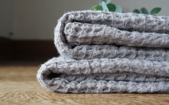 【2色から選べる！】ふんわり育つワッフルリネンのライン入り バスタオル(大きめマス) 【Jonico.handwork】 [AKGD004] ネイビーライン